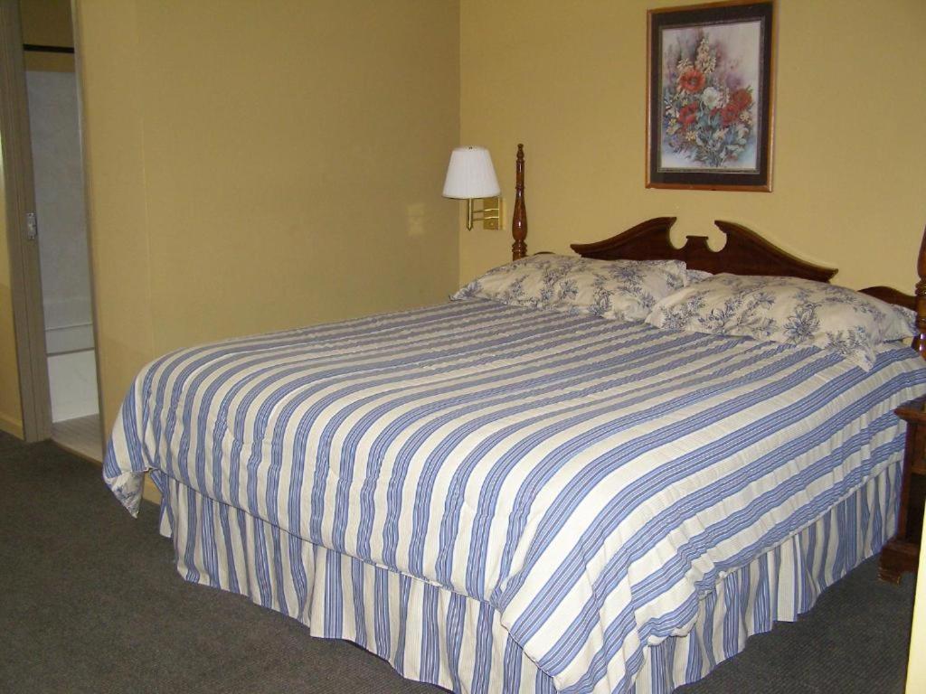 First Western Inn Caseyville Экстерьер фото