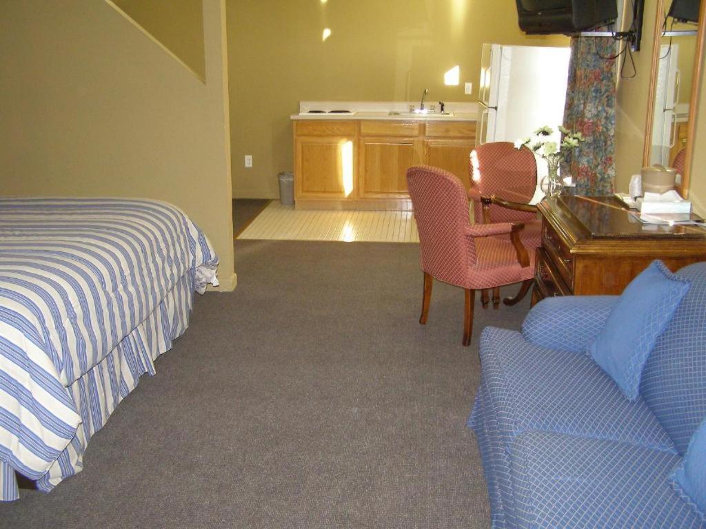 First Western Inn Caseyville Экстерьер фото