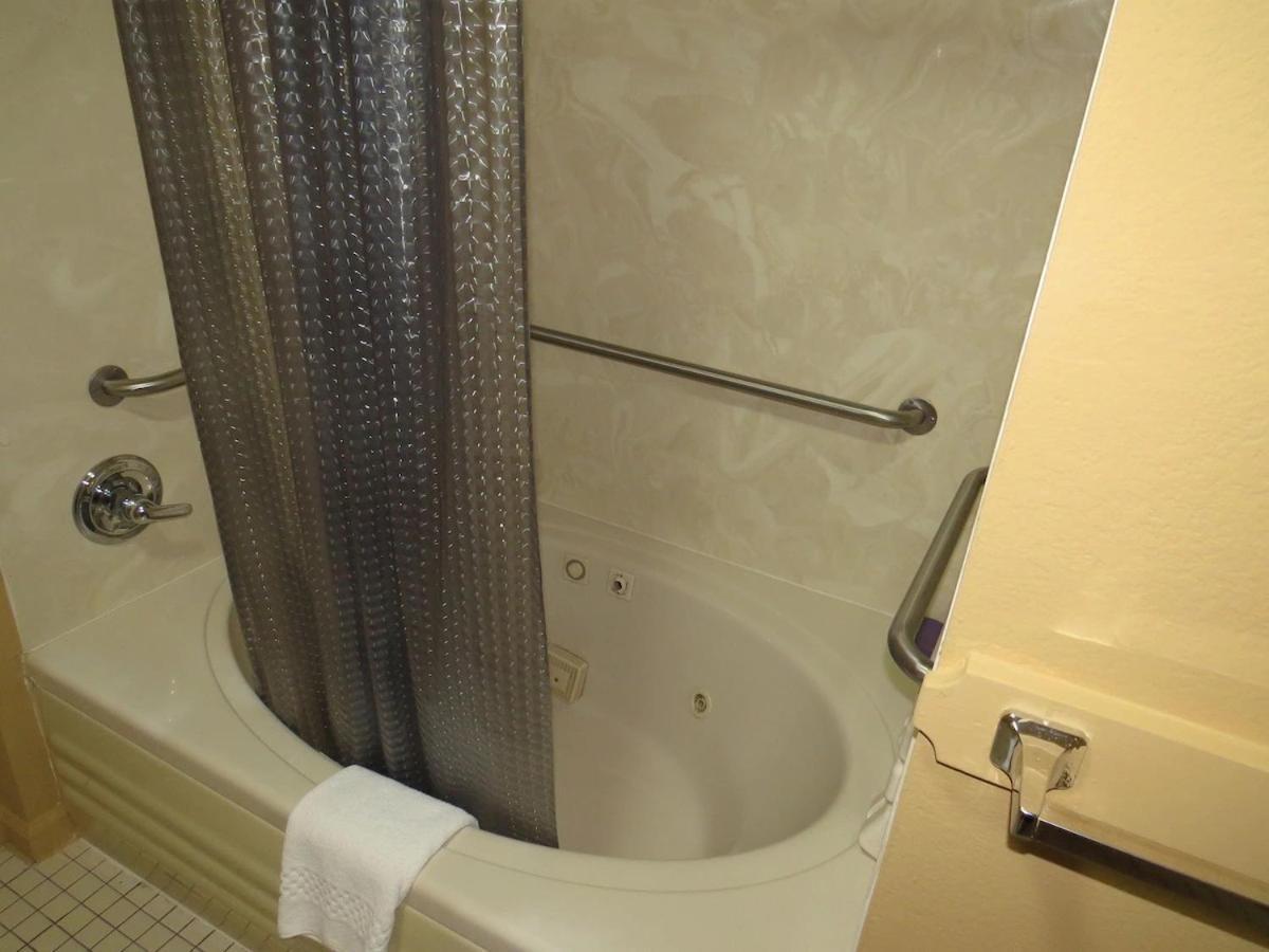 First Western Inn Caseyville Экстерьер фото